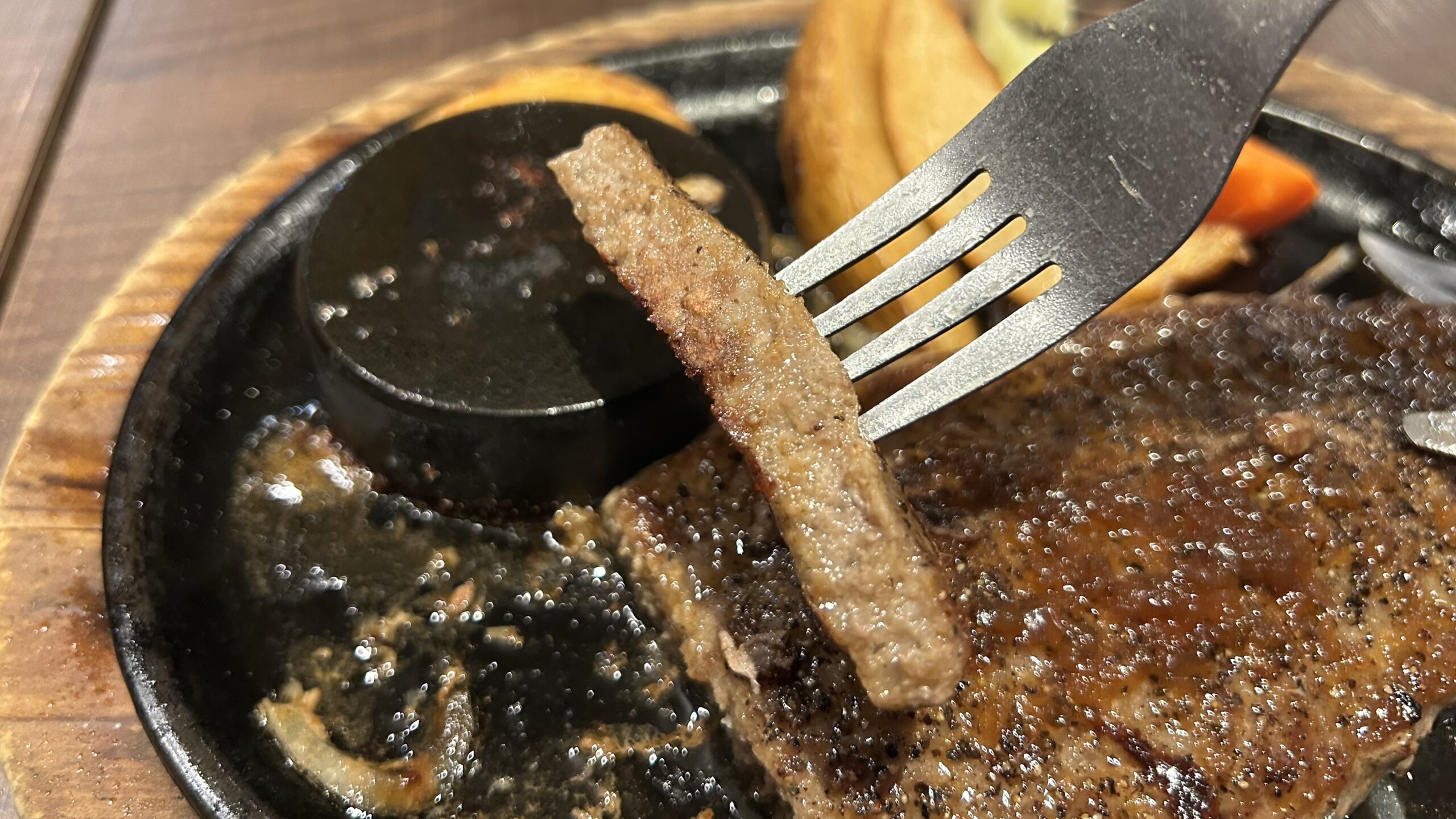 学生ハンバーグは「満腹最優先」で選ぶ一皿だった