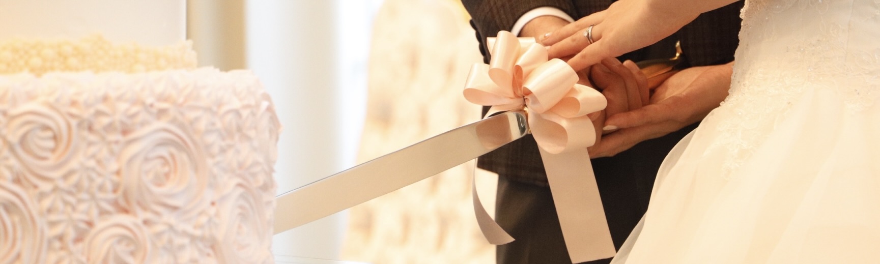 “結婚式のケーキが美味しくない”と感じる構造に似ている
