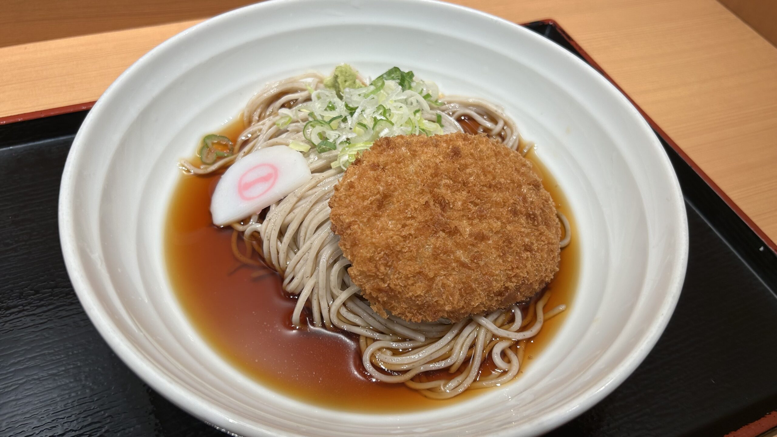 コロッケそばはまずいのか？：食べる人と食べない人の温度差が面白い揚げ物そば