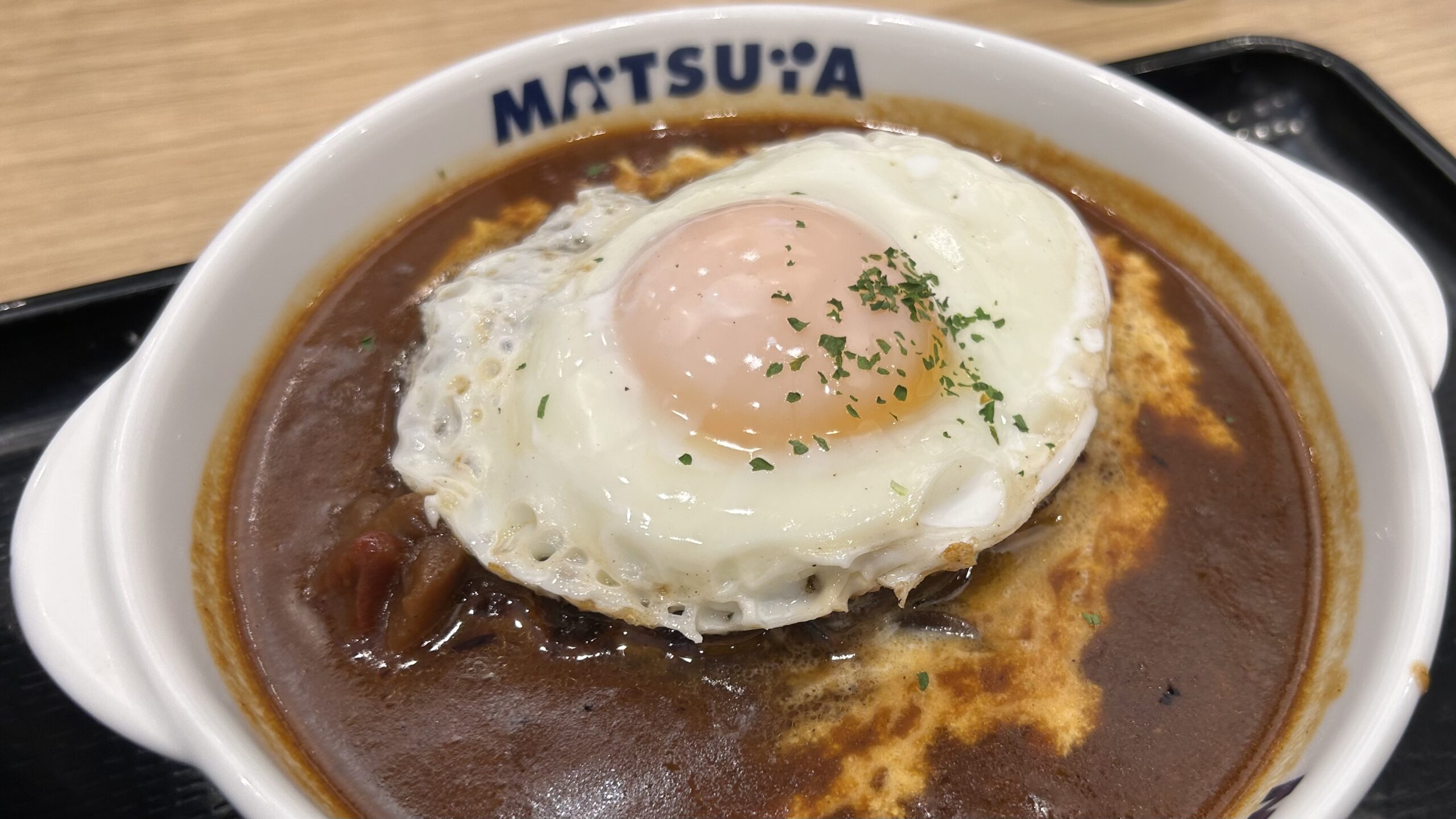 デミグラス×卵の組み合わせが“完璧に米向き”