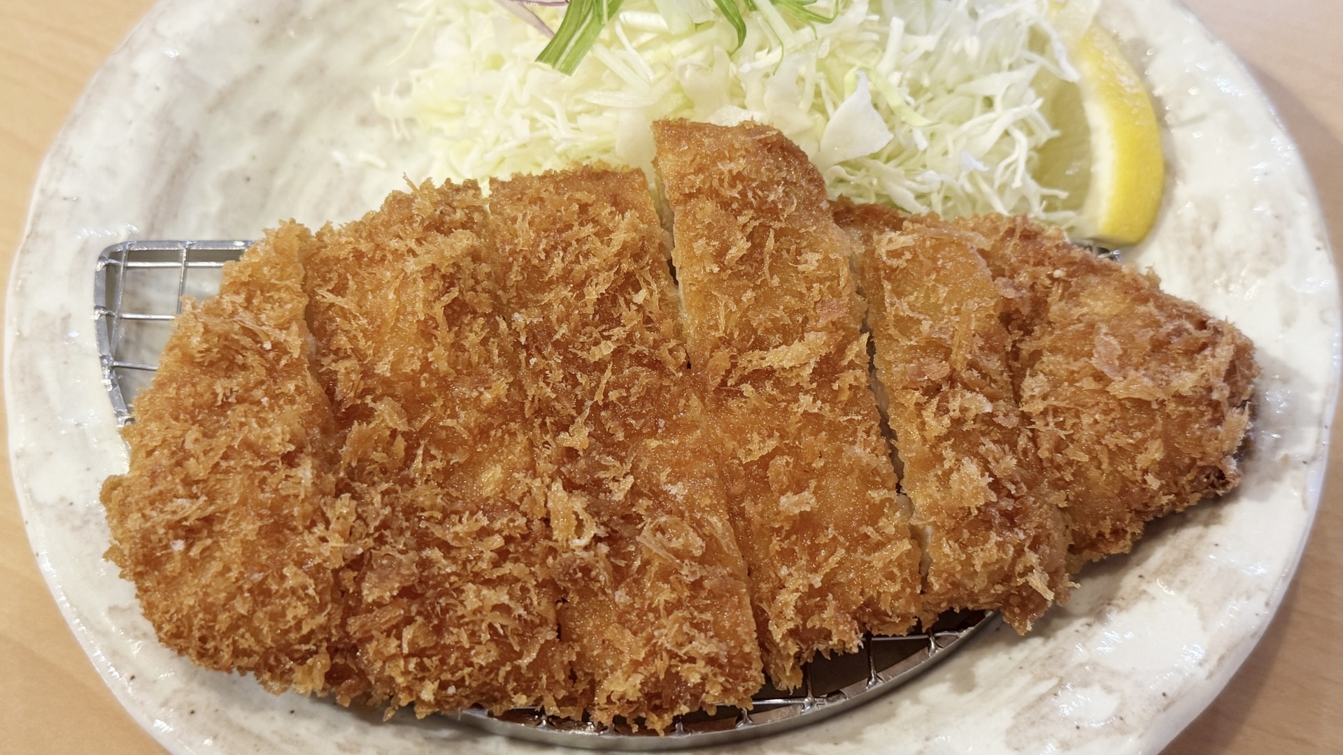 とんかつ定食(衣と脂で押し切る)