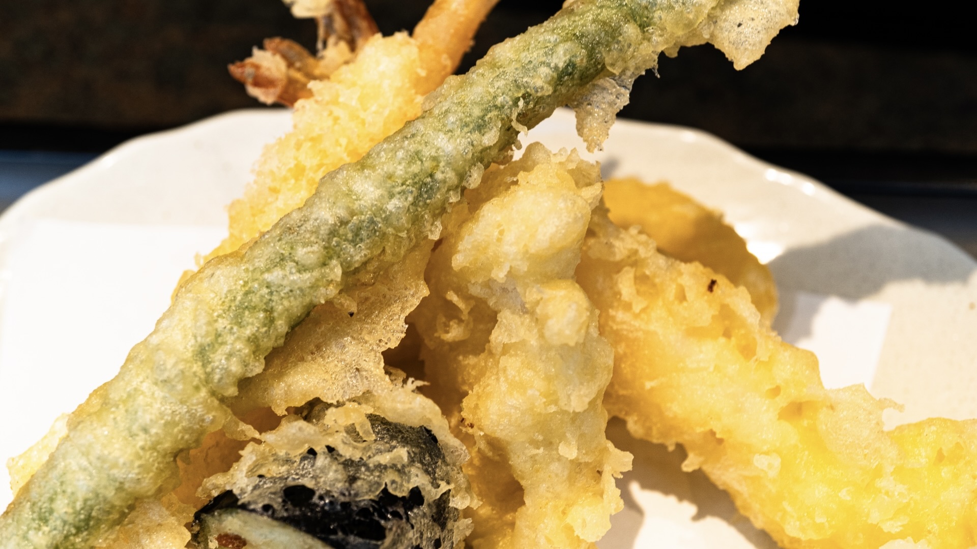 天ぷら定食(塩も天つゆも封印)