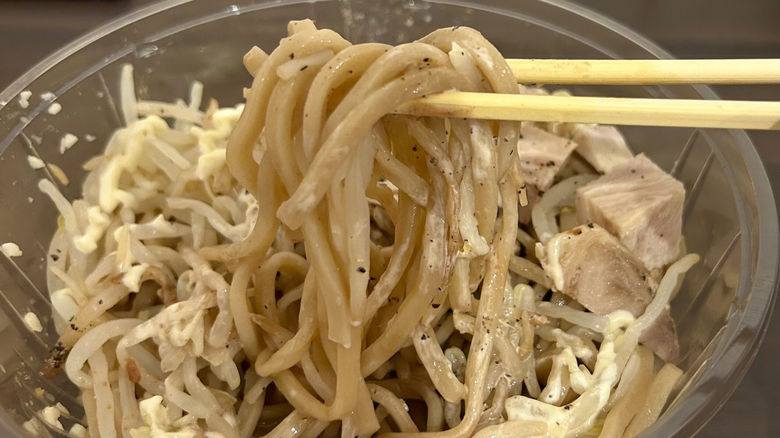 セブンイレブンのがっつり夜食