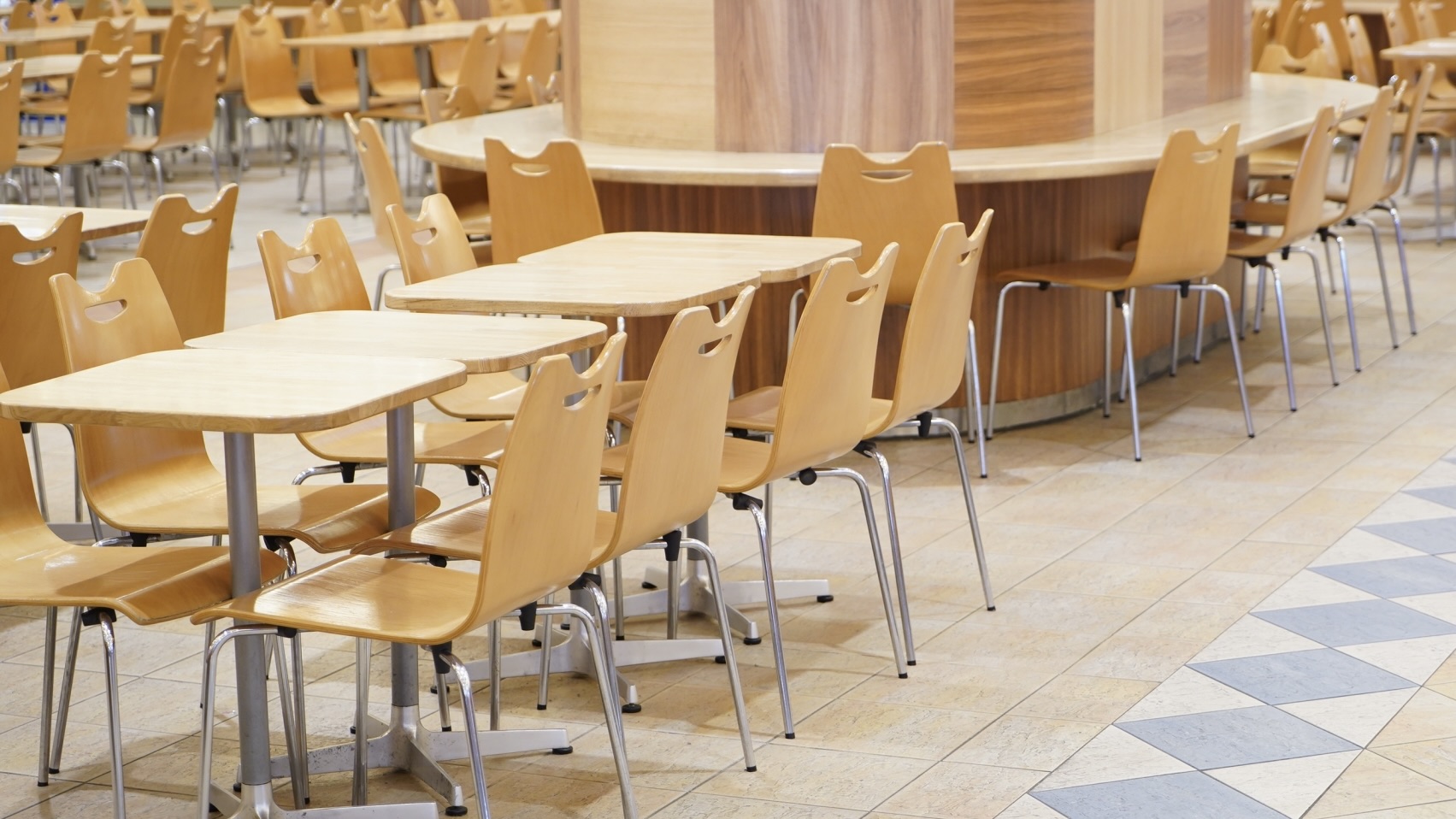 社員食堂にパンがあるのに誰も取らない