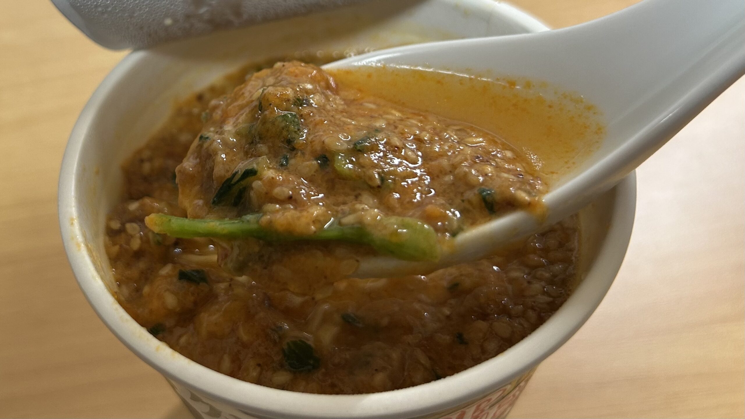 一口目は意外にまろやかで食べやすい