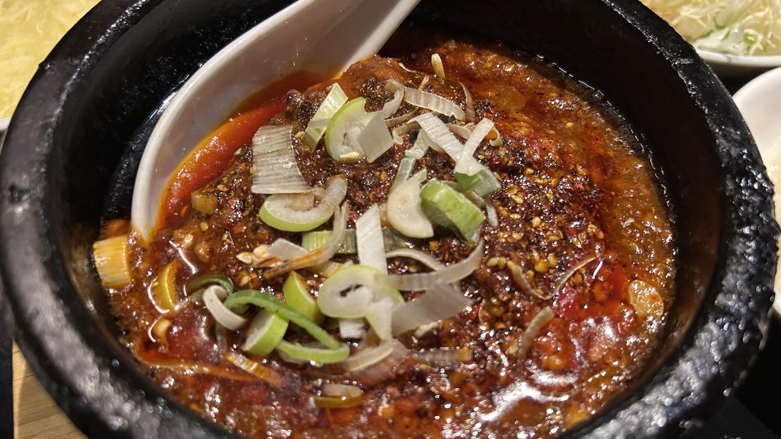 麻婆豆腐に合うひき肉はどっち？：牛・豚・合いびきの違いとおすすめを解説