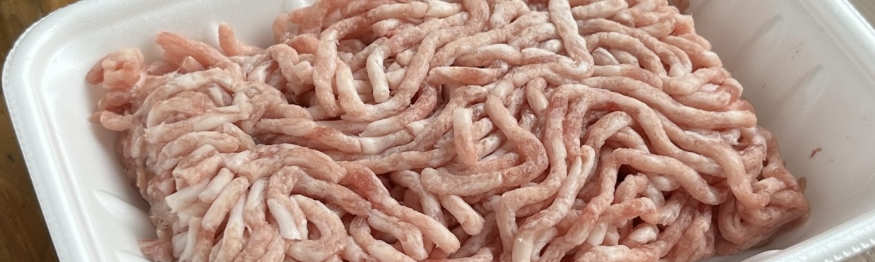 豚ひき肉：中華料理の王道！豆腐との相性も抜群