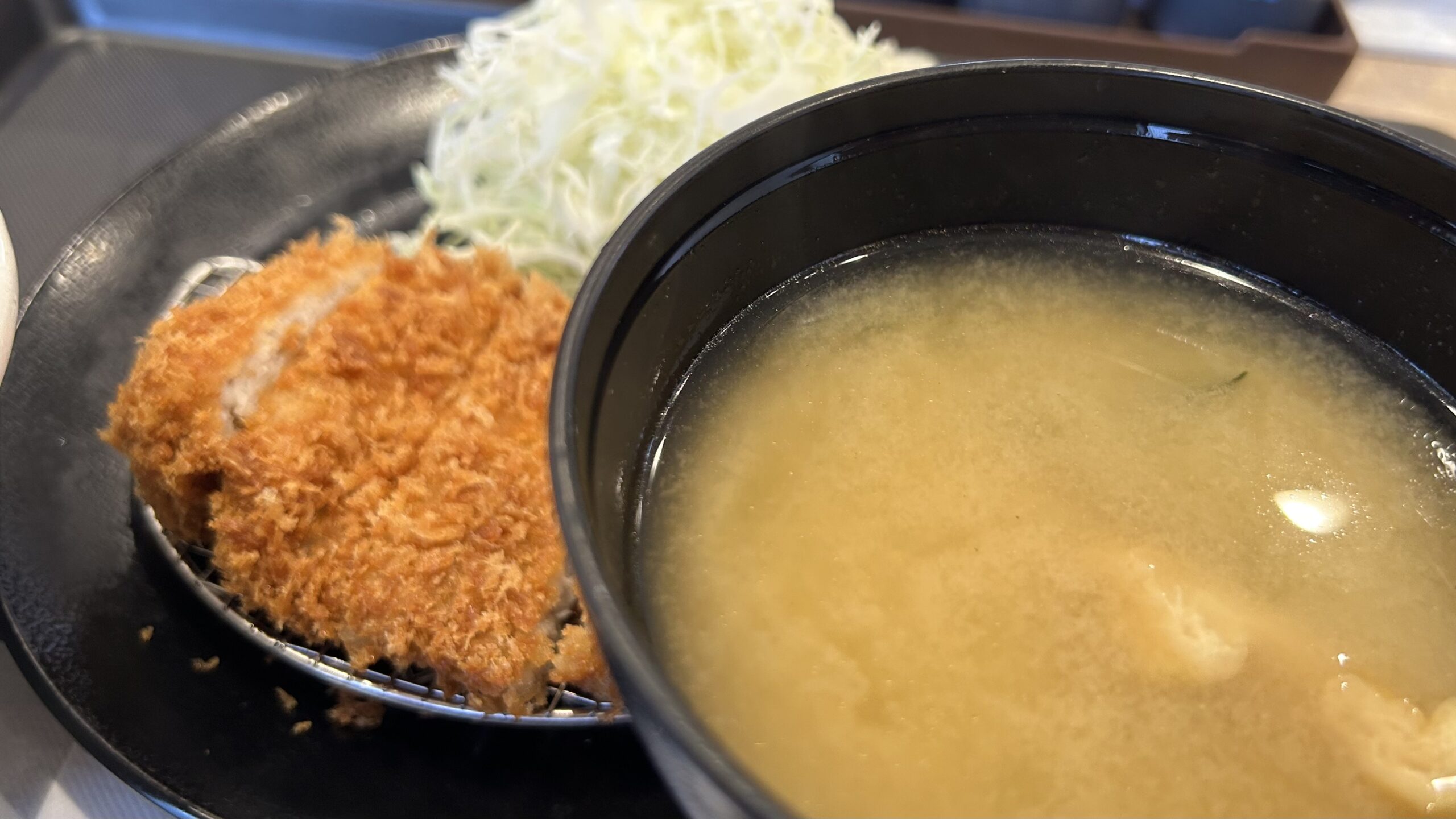おかわり対応は店舗ごとに異なる