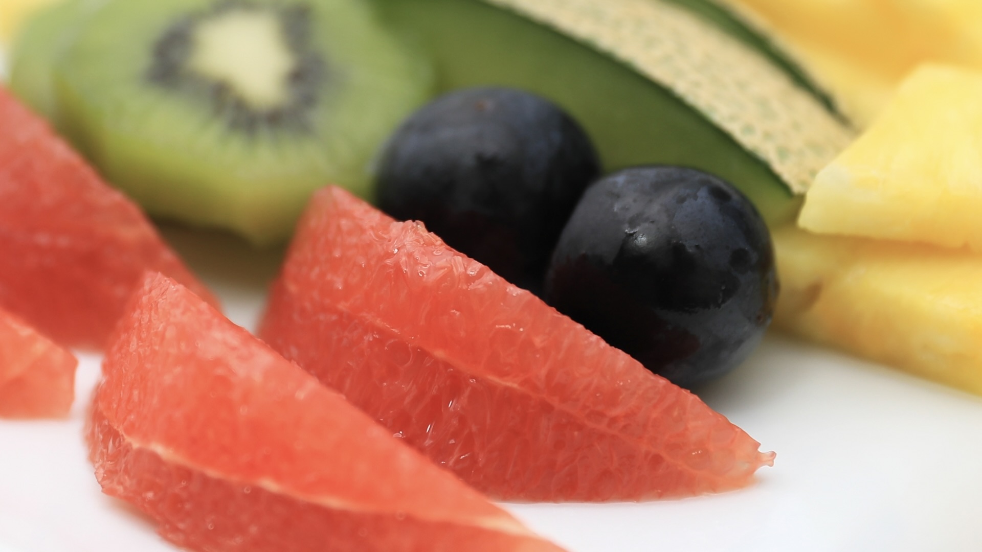 コンビニのカットフルーツは体に悪い？：保存料と菌リスクの現実を整理します