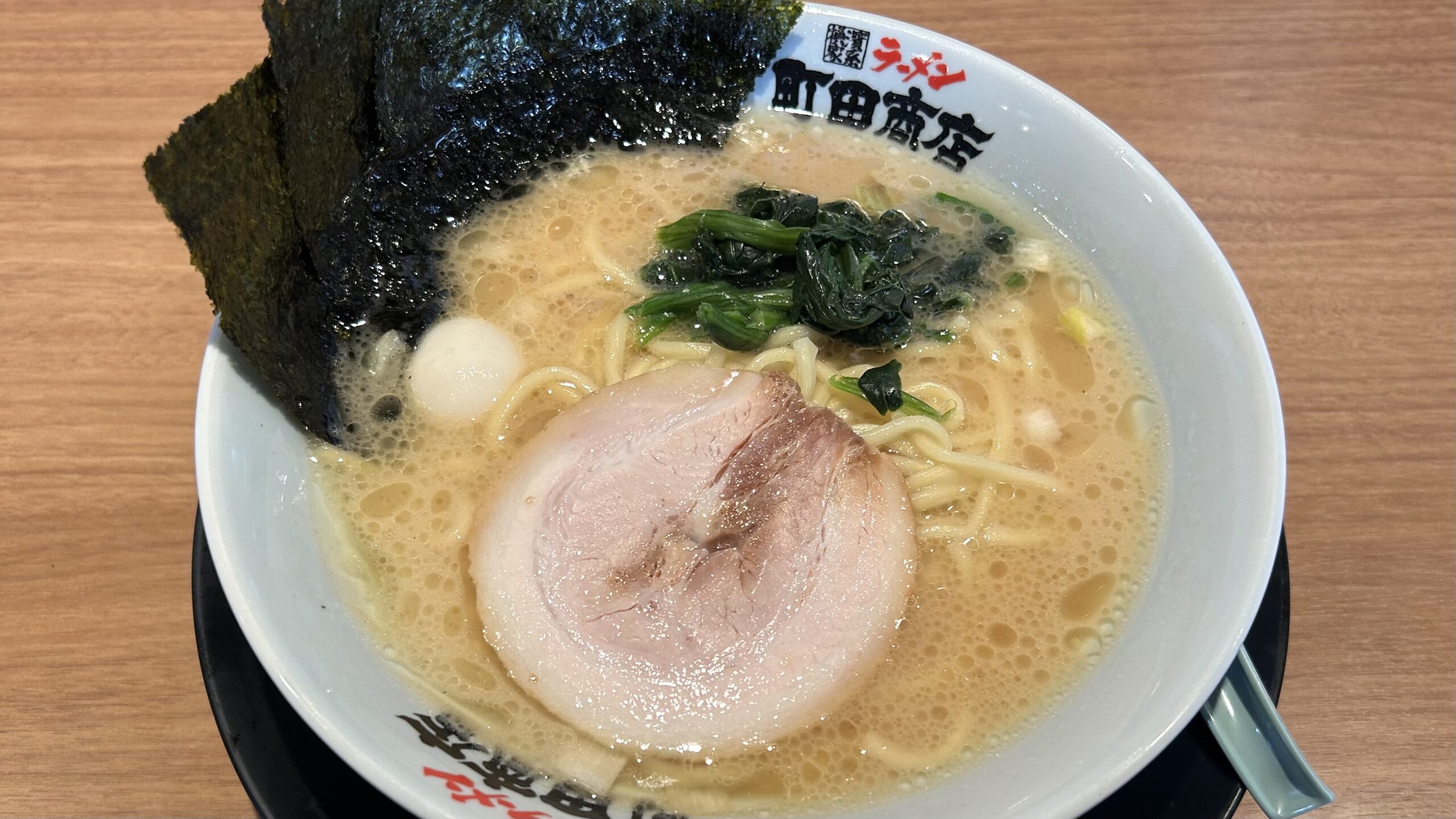 味の濃さと中毒性が与える印象
