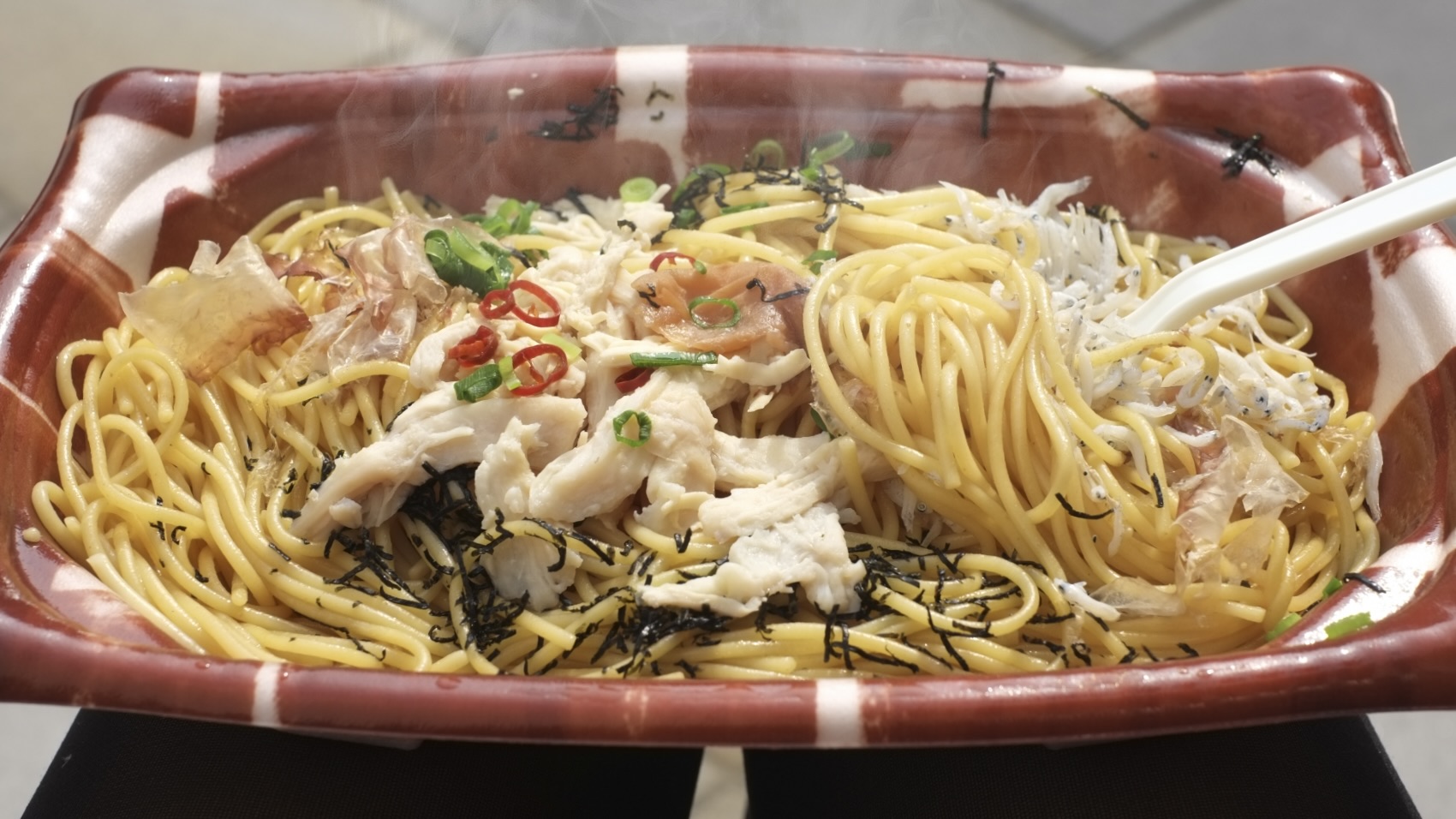 コンビニパスタにフォークしかついてこなかった