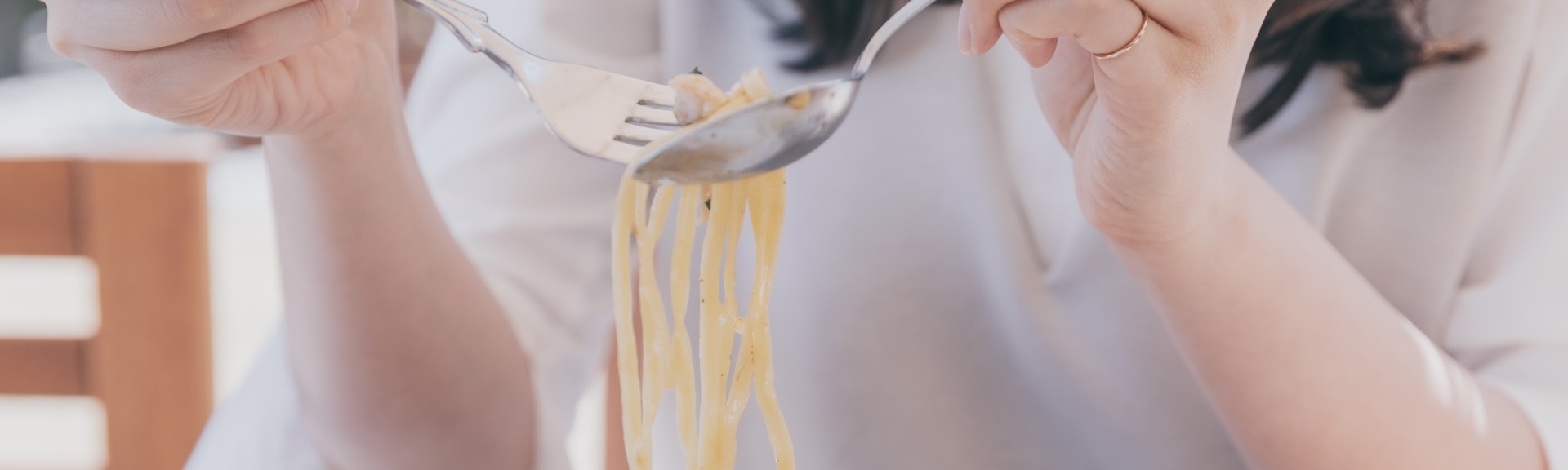 パスタでスプーンを使う女は変なの?:巻き方で人柄まで見抜こうとする誤解