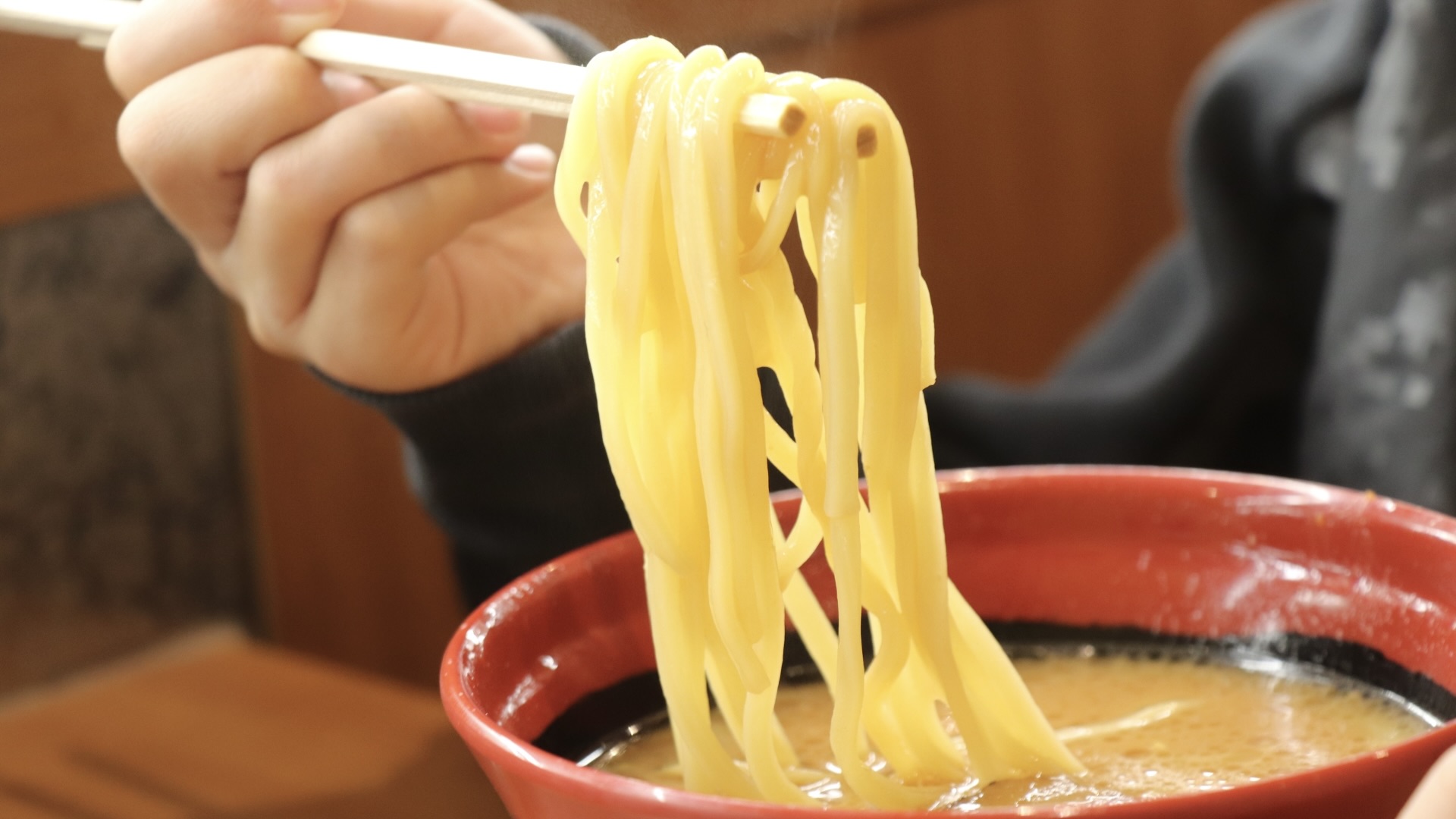 すする文化は日本の当たり前だった