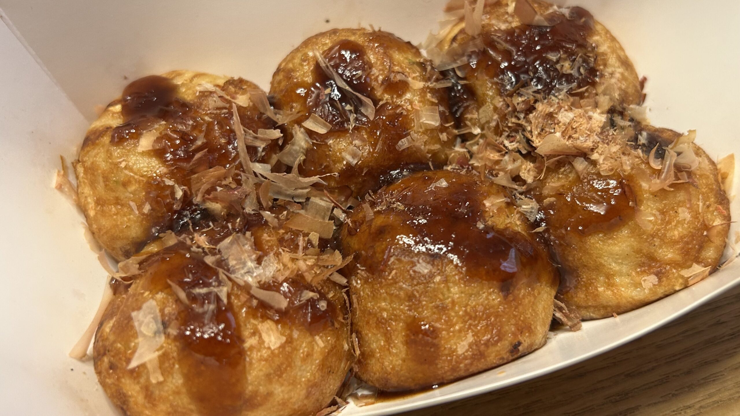 セブンの冷凍たこ焼きはうますぎる？：小腹満たしに最適な冷凍グルメ