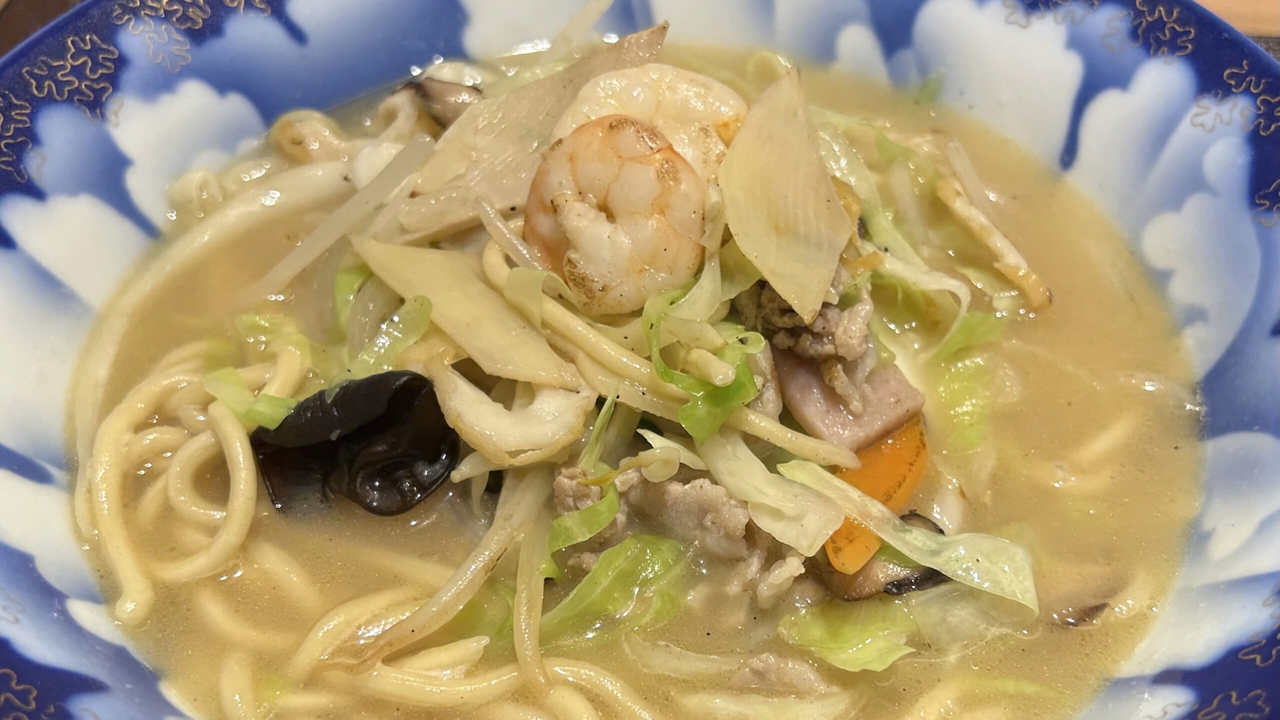 ちゃんぽん麺はラーメンじゃない？：とんこつとの違いを語る長崎グルメとは