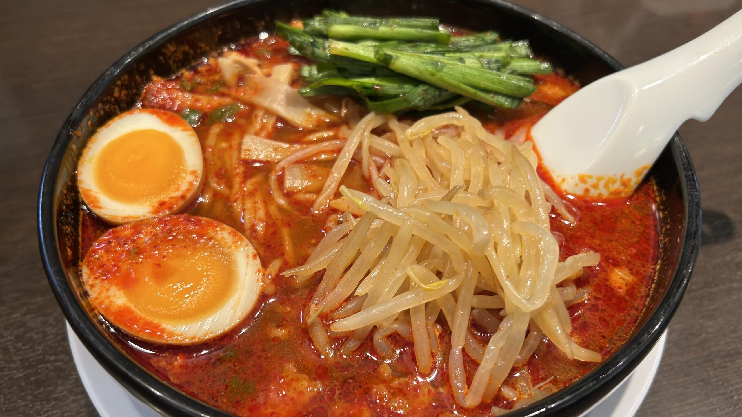 来来亭旨辛麺の辛さレベルMAXを実食調査：見た目とのギャップとリアルな感想