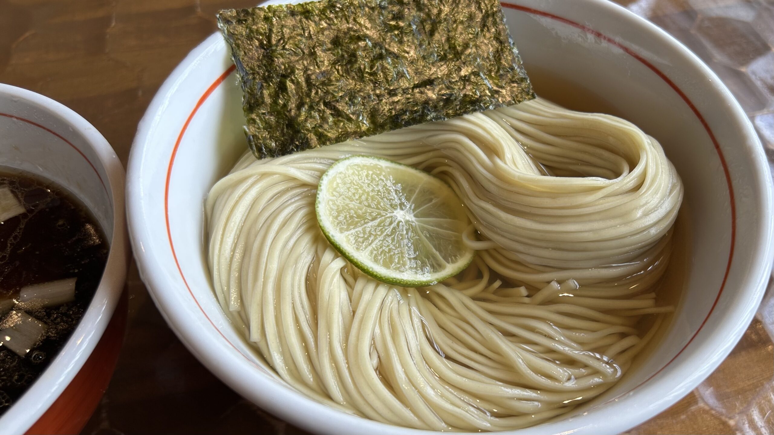 特級鶏蕎麦龍介・土浦学園通り店実食レビュー：昆布水つけ蕎麦の喉ごし体験記