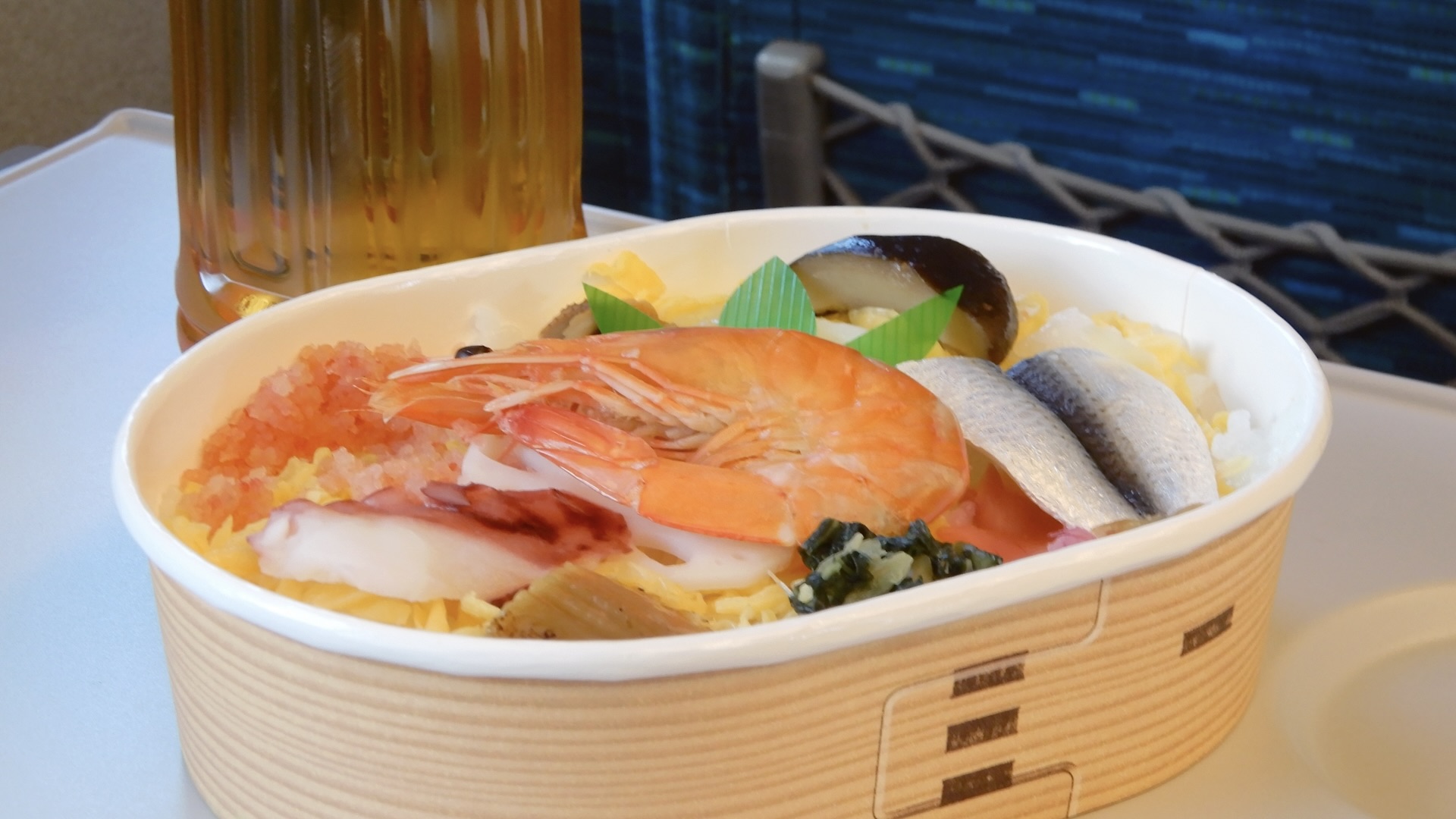 新幹線で駅弁は恥ずかしい？：一人で食べる不安を解消する工夫と新しい選択肢