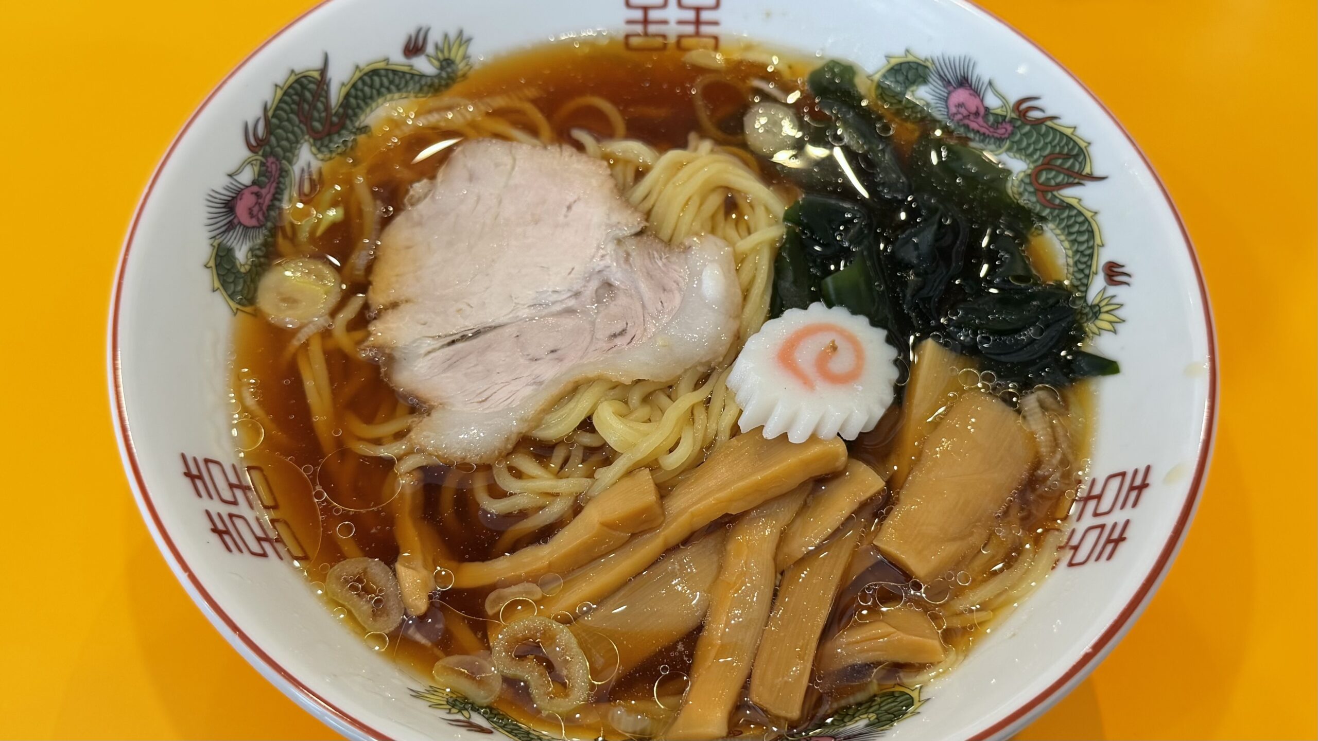 西新井：待ち方にも流儀がある足立の立ち食いラーメン[閉店]