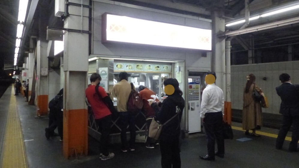 西新井:待ち方にも流儀がある足立の立ち食いラーメン