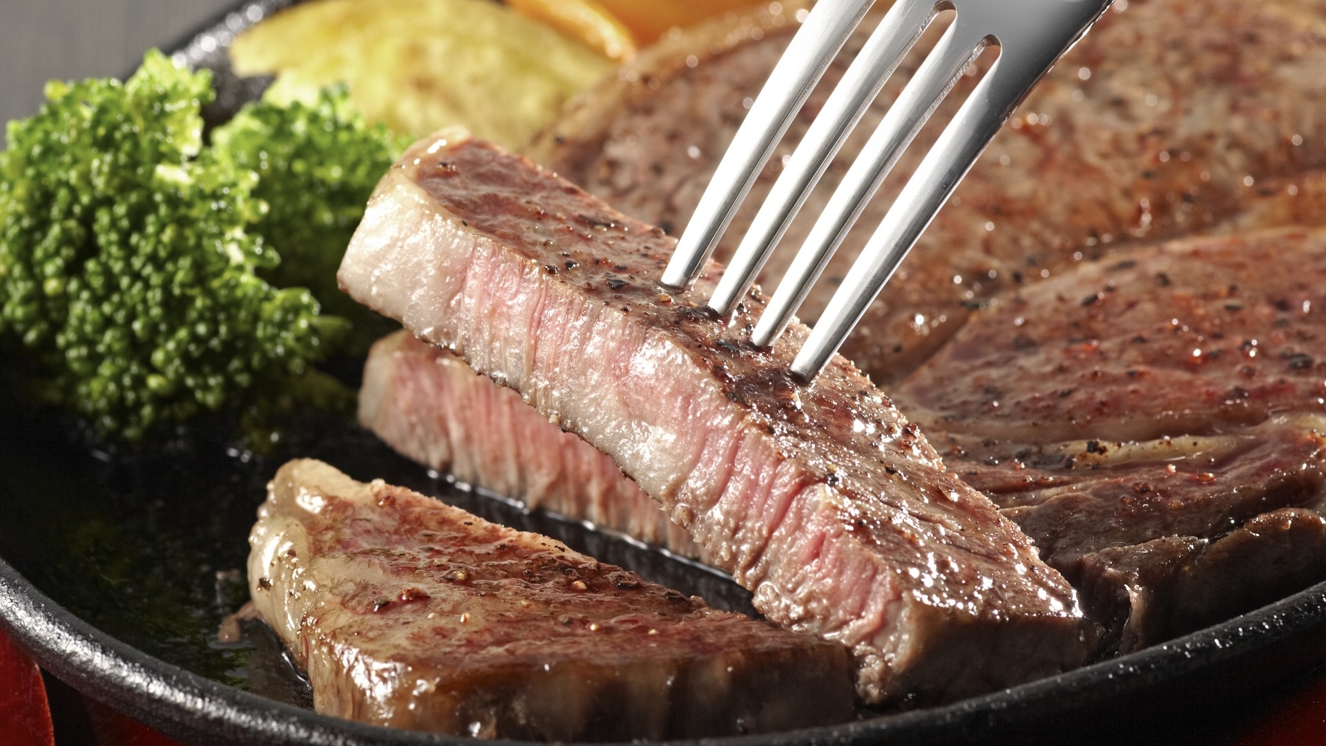 肉が食べたい時 足りない栄養素とは？：欲求のサインをゆるく読み解く