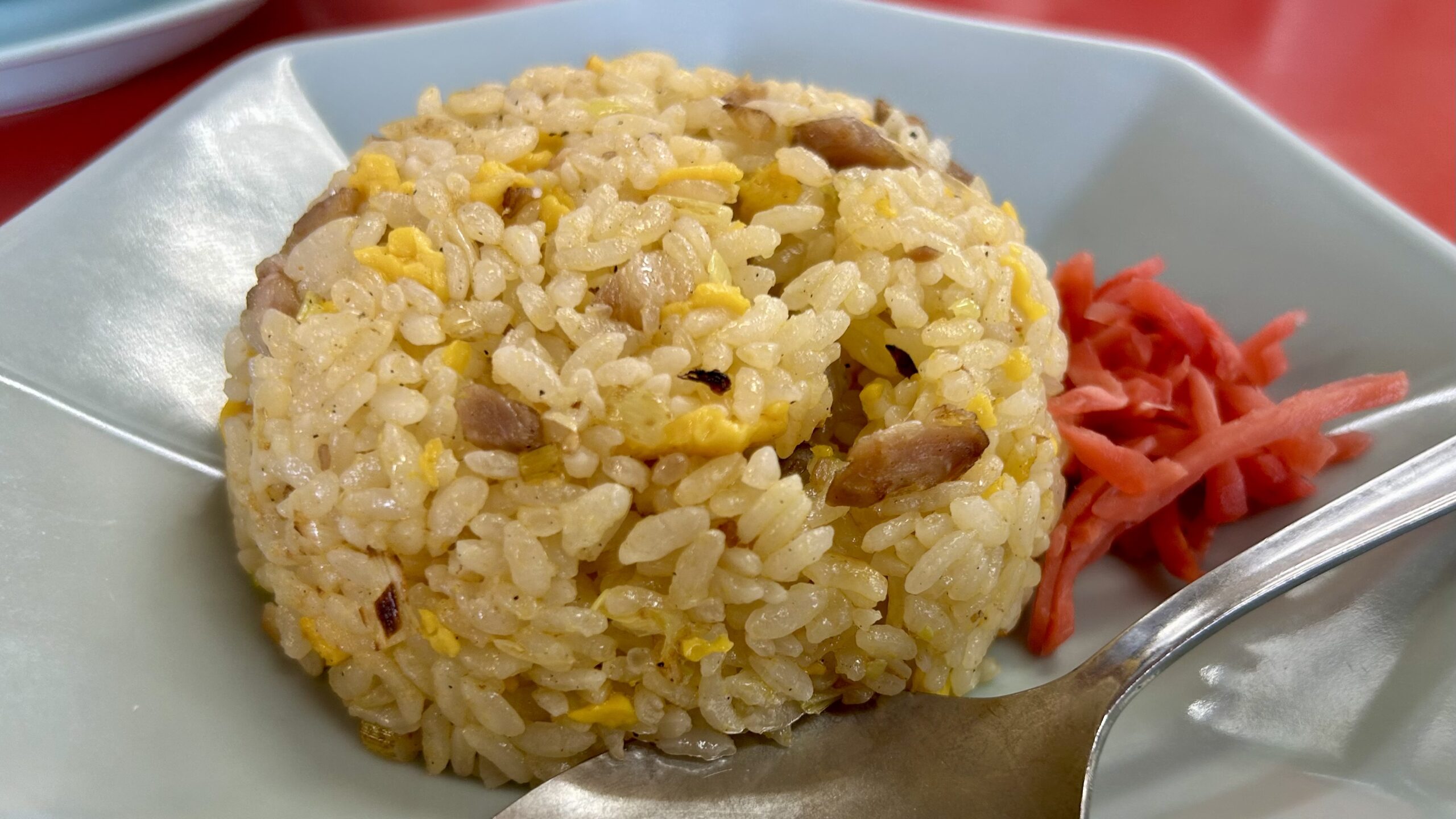 山岡家チャーハンを「まずい？」と感じた人へ：期待と現実のギャップを炒めてみる