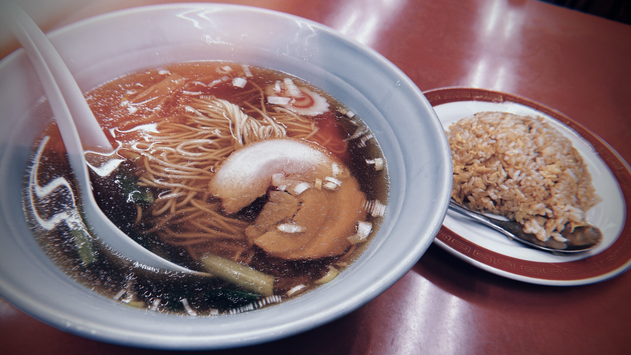 馬橋千成亭でラーメンを食べてみた：巨大な丼に「目が点になる」街中華とは