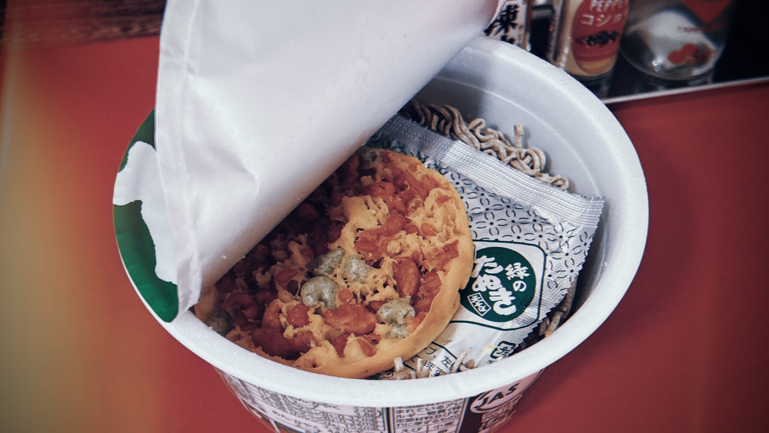 緑のたぬき：天ぷらはいつ入れるのが正解なのか