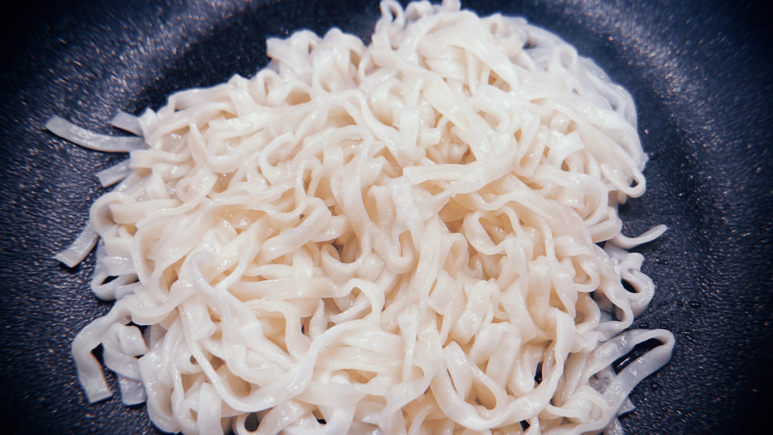 具材を足さずに作る「汁なしどん兵衛」