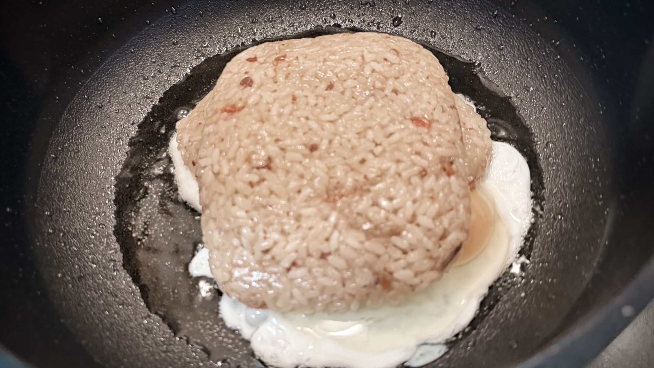 鶏ごぼうおこわで作るモチモチ炒飯