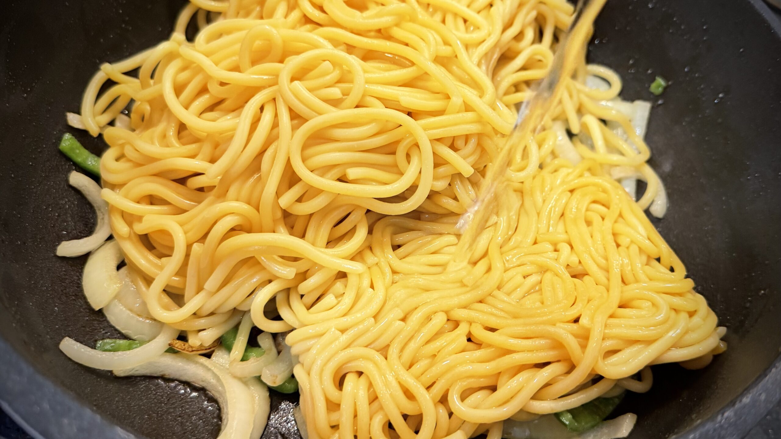 喫茶店のナポリタン「爆盛チャレンジ」とは