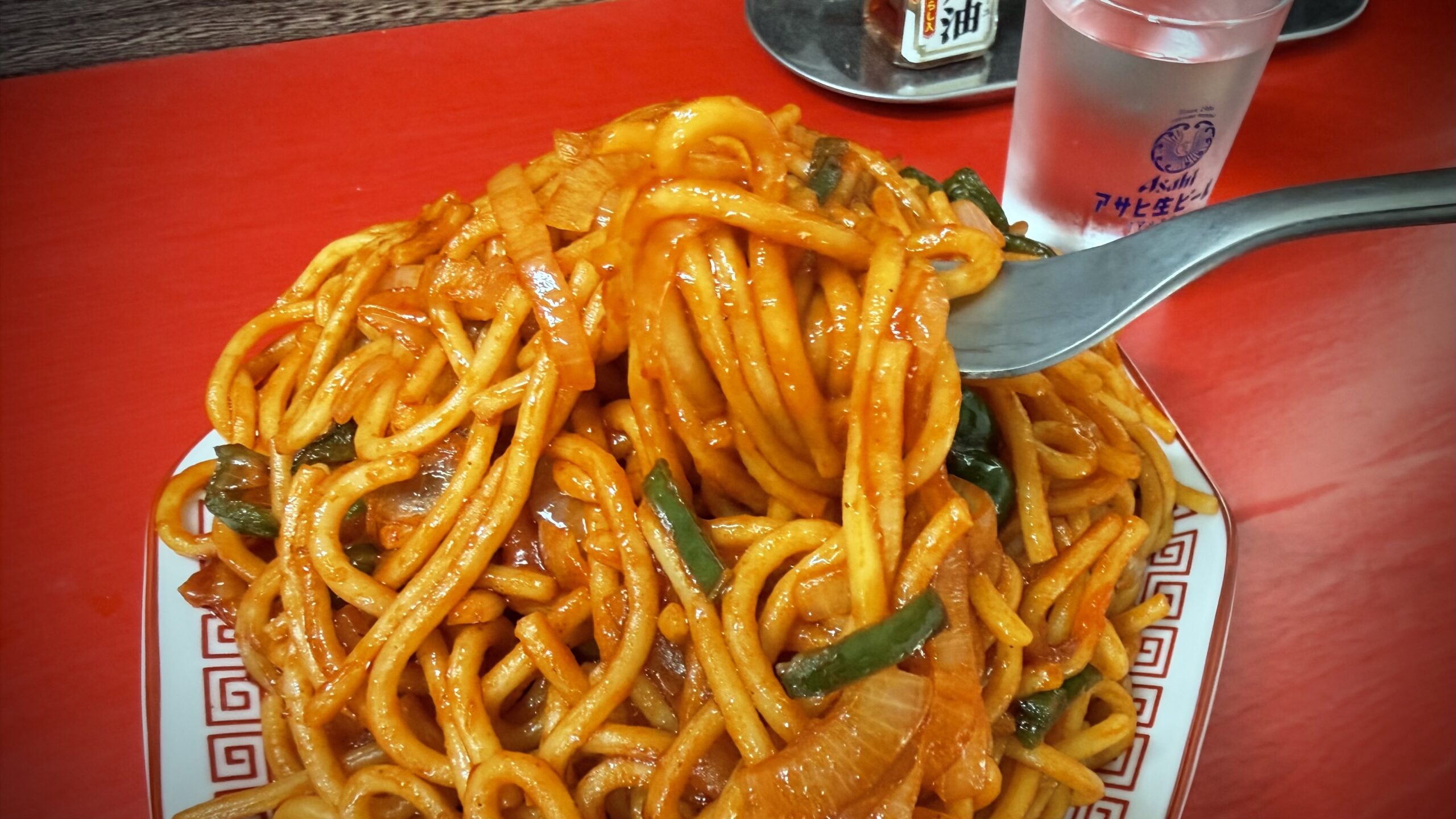 いざ実食！：驚愕の爆盛600gと激太麺の山