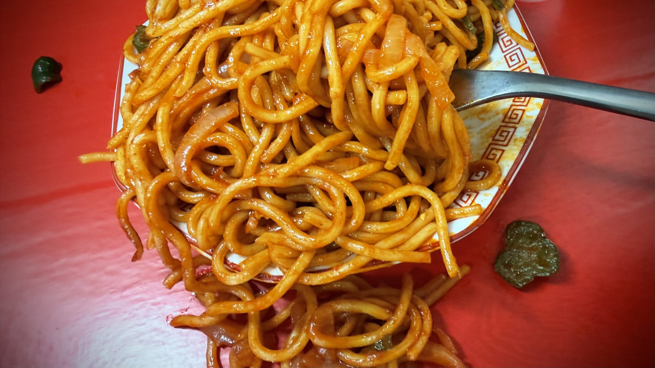 いざ実食！：驚愕の爆盛600gと激太麺の山