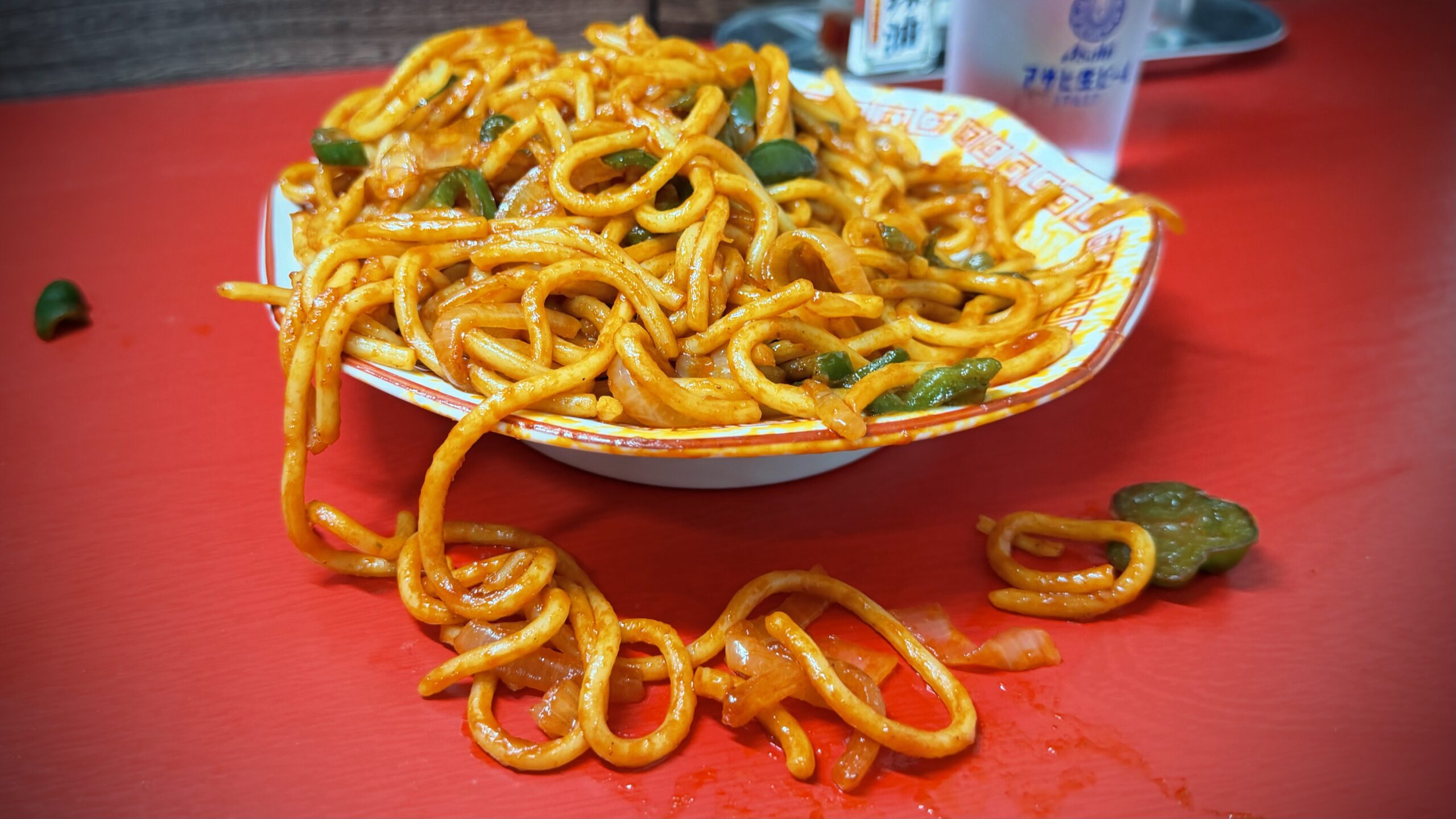 いざ実食！：驚愕の爆盛600gと激太麺の山