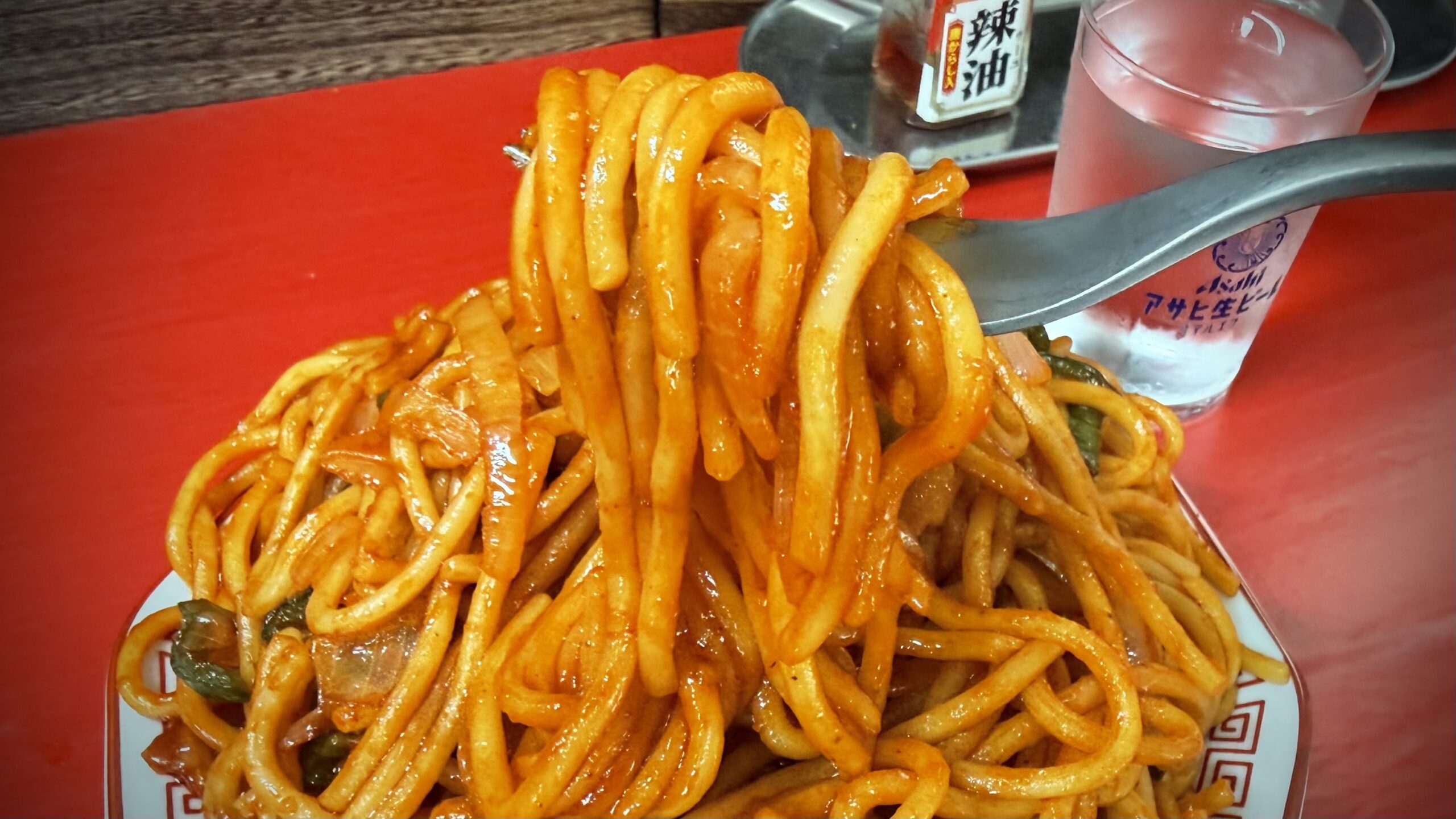 いざ実食！：驚愕の爆盛600gと激太麺の山