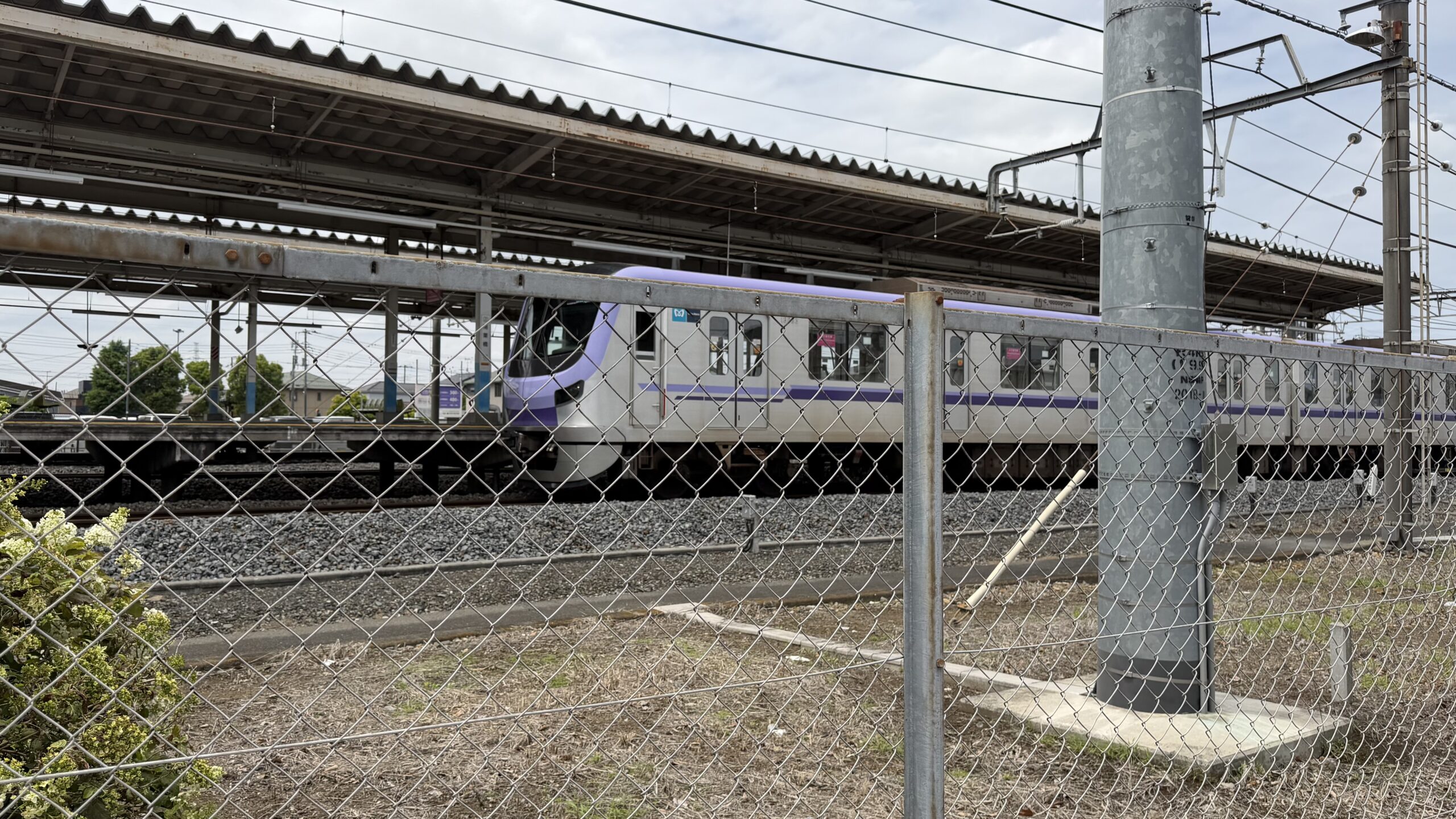 終点でも電車がゆっくり入らない駅もある