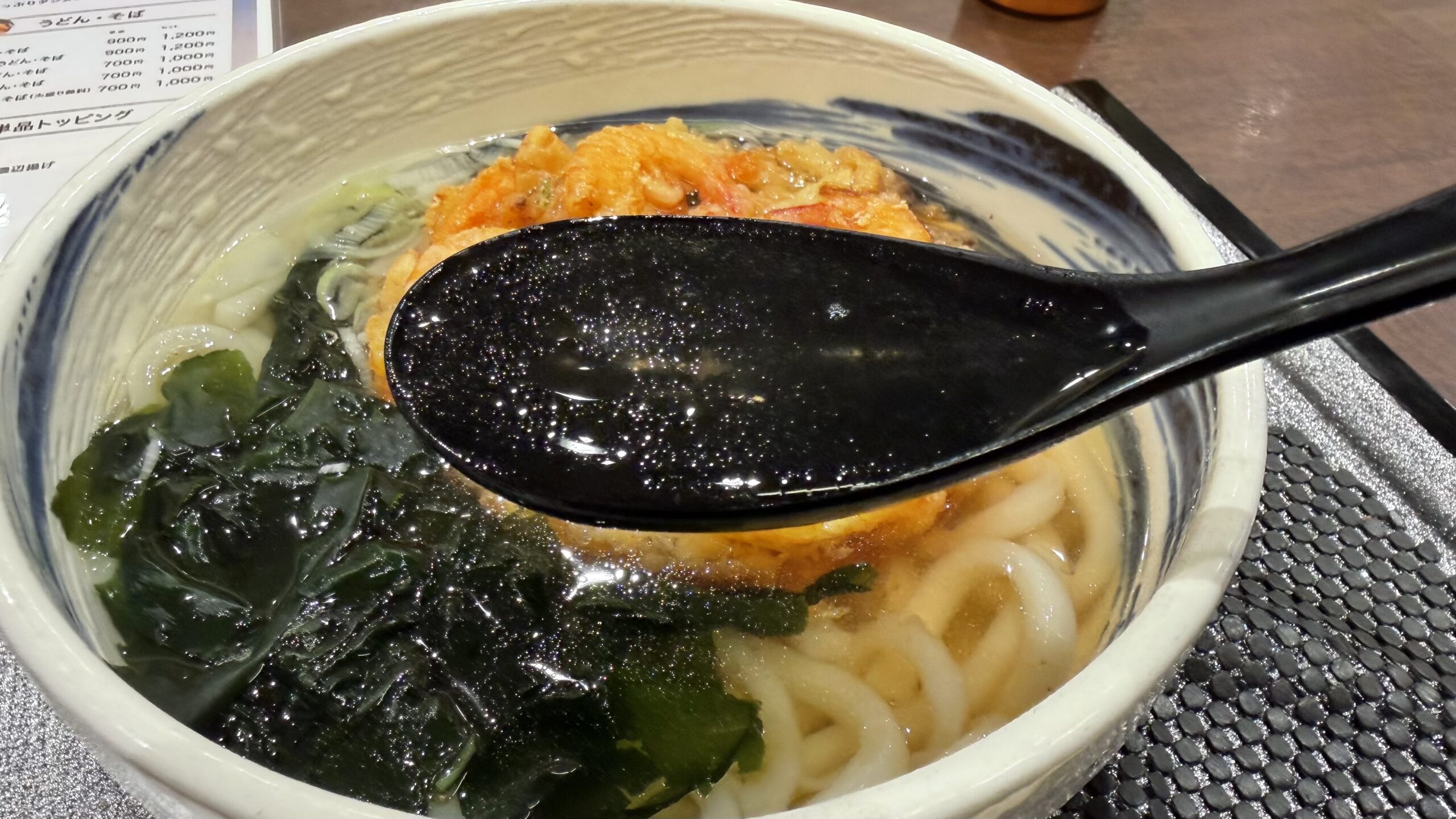 実際に入ってみたら店内はかなり普通だった