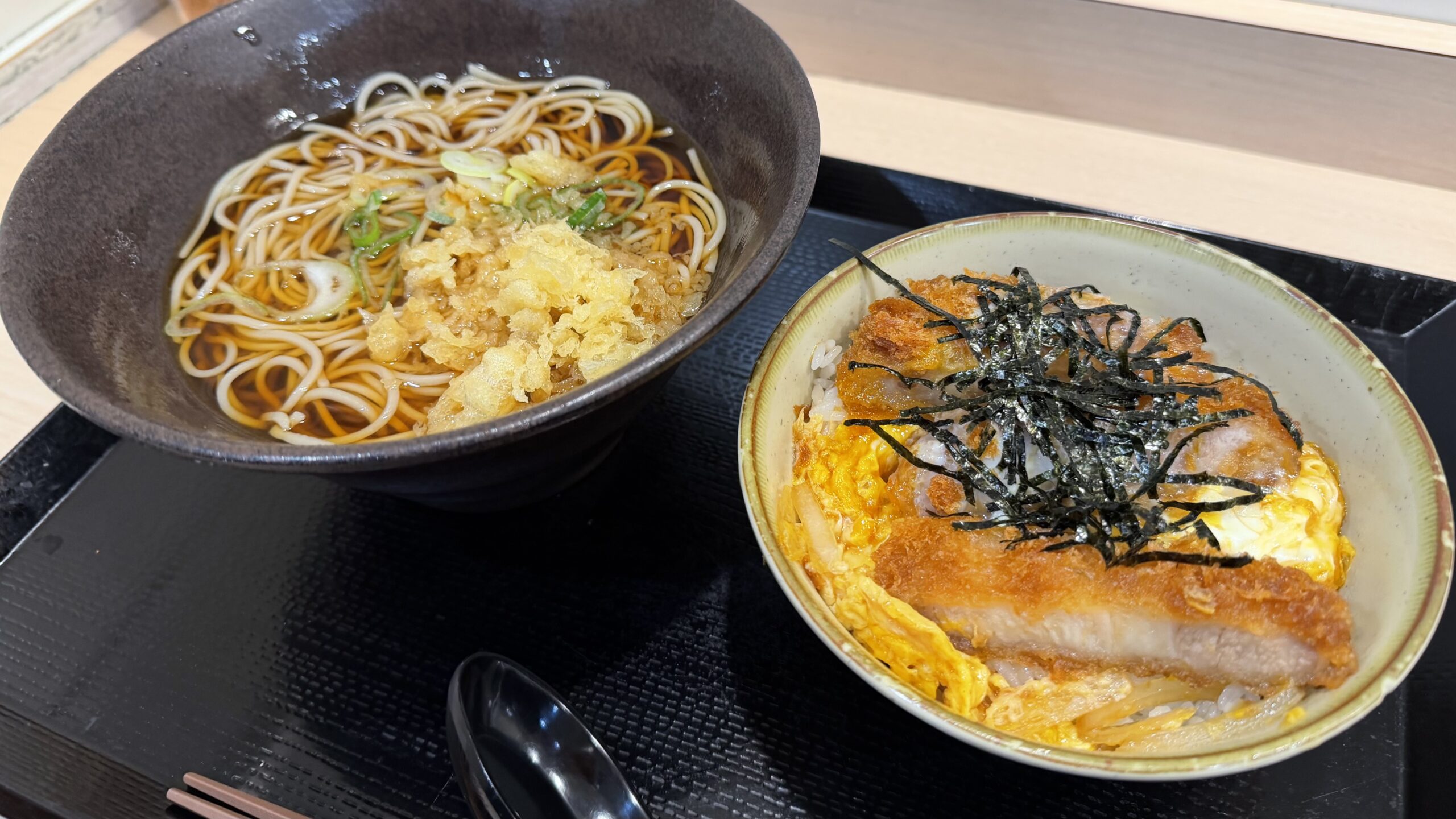 最初に食べたミニカツ丼が超当たりだった