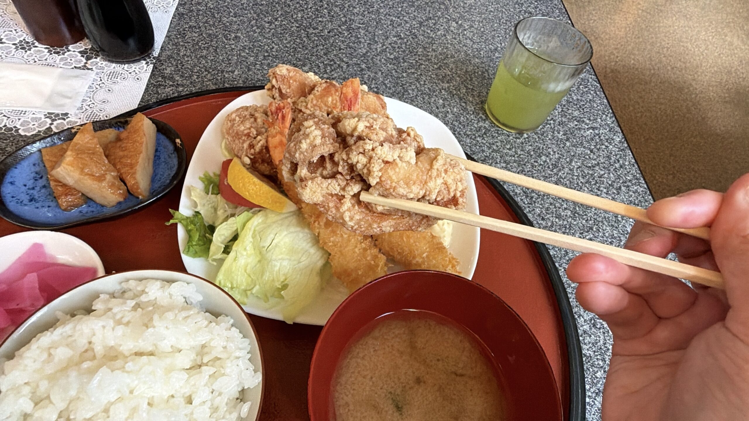 エビフライ・唐揚げ定食を食べてみた