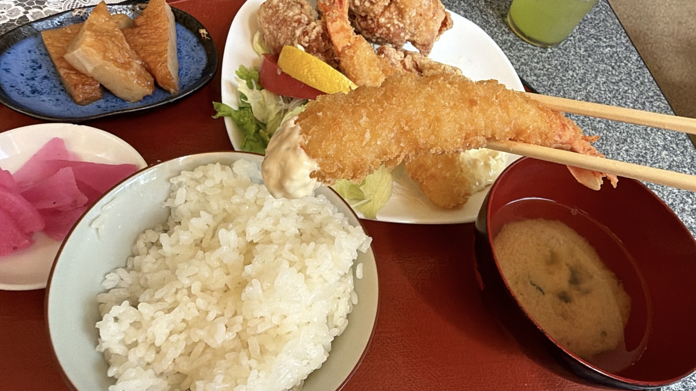 エビフライ・唐揚げ定食を食べてみた