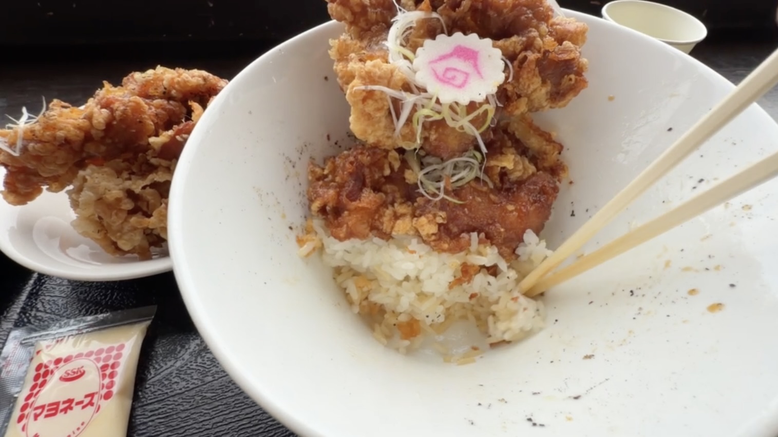 見られなかった富士山を唐揚げ丼で回収する
